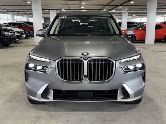 Used 2024 Skyscraper Grey Metallic BMW xDrive40i image 3