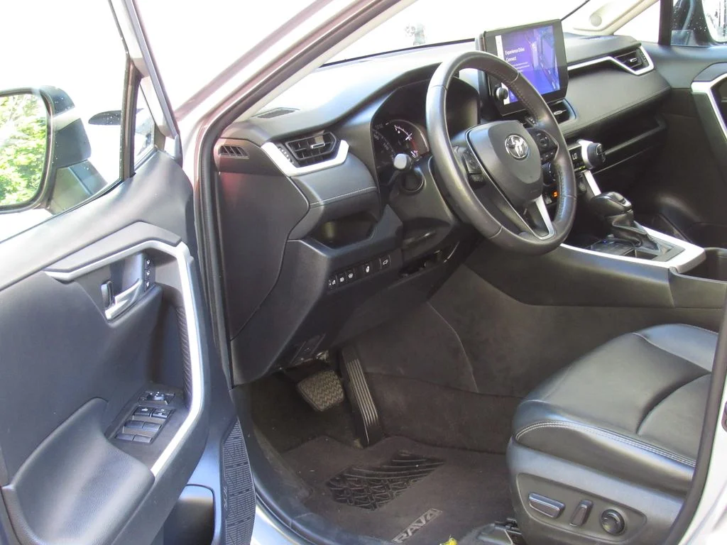 Certified Used 2023 Silver Sky Metallic Toyota XLE Premium image 9