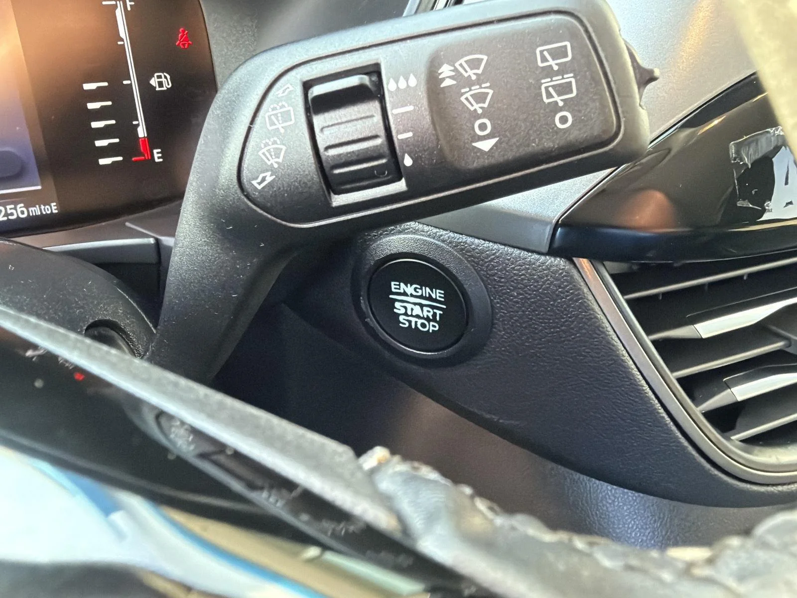 Used 2023 Oxford White Ford Active image 17