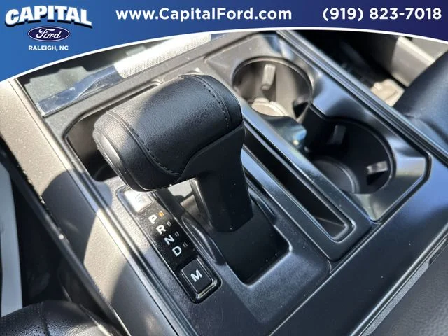 Used 2025 White Ford Lariat image 30