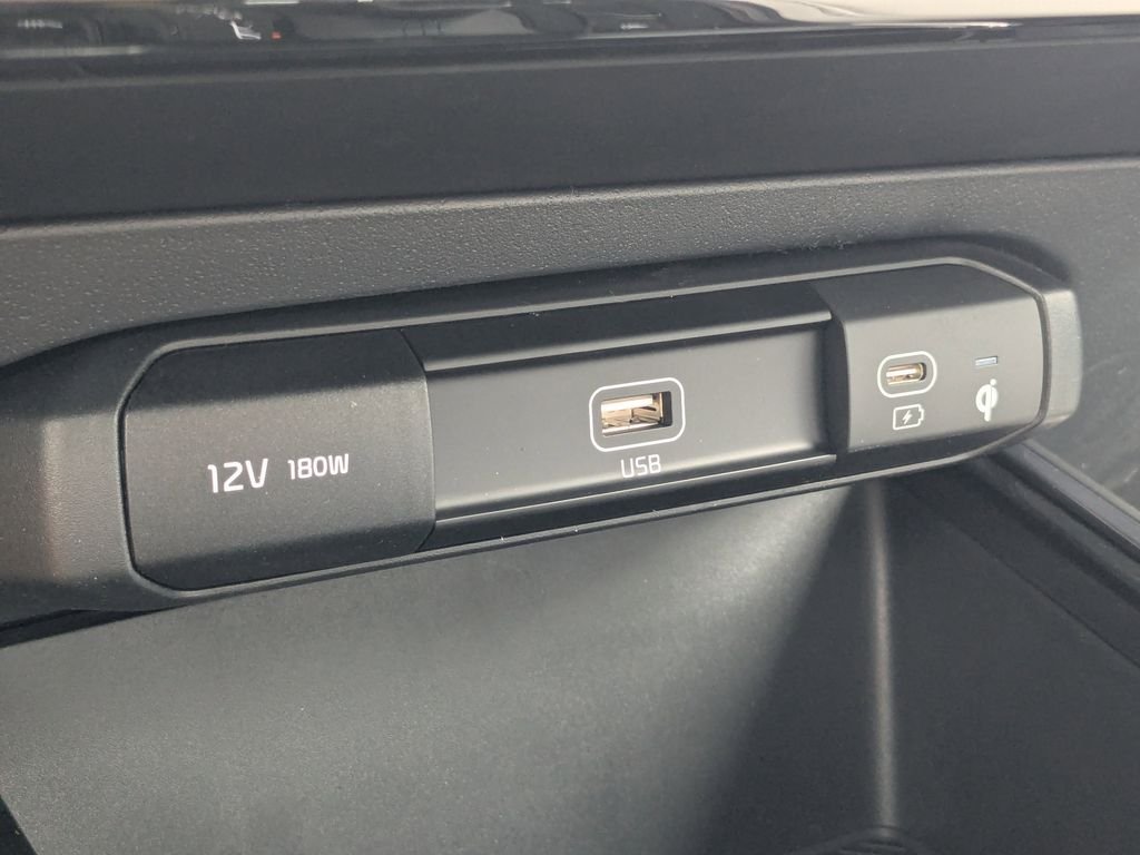 2025 Kia Niro EX - Photo 22
