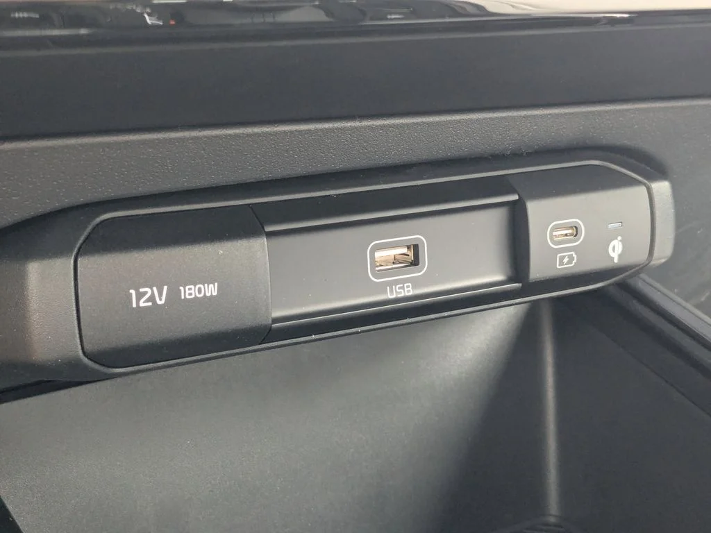 2025 Kia Niro EX - Photo 22