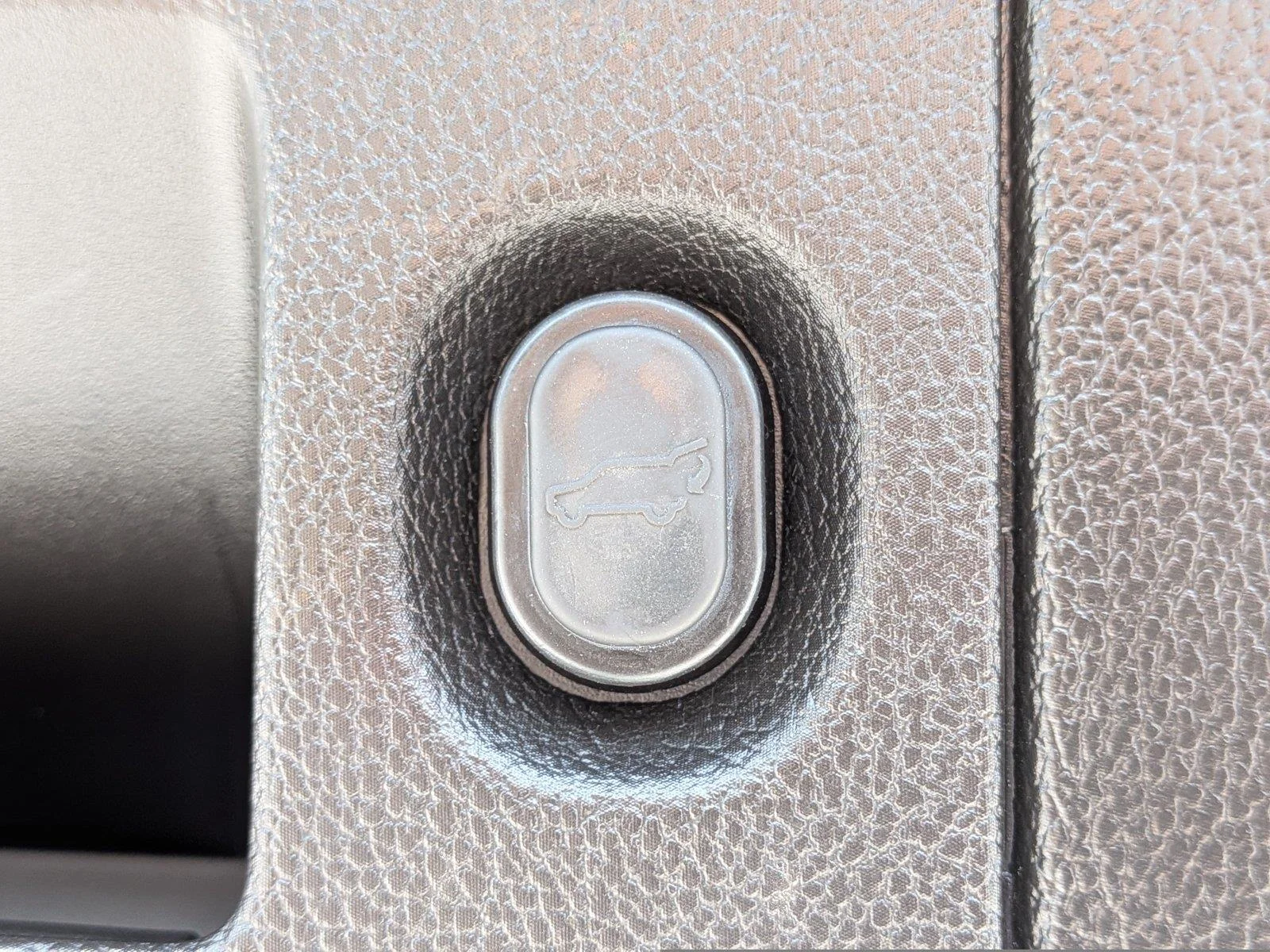 Used 2018 Gray Cadillac Luxury image 16