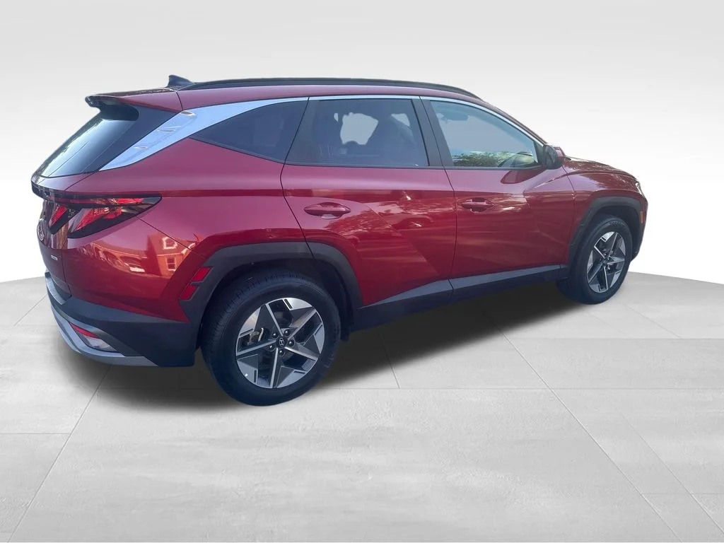 Used 2025 Red Hyundai SEL image 25