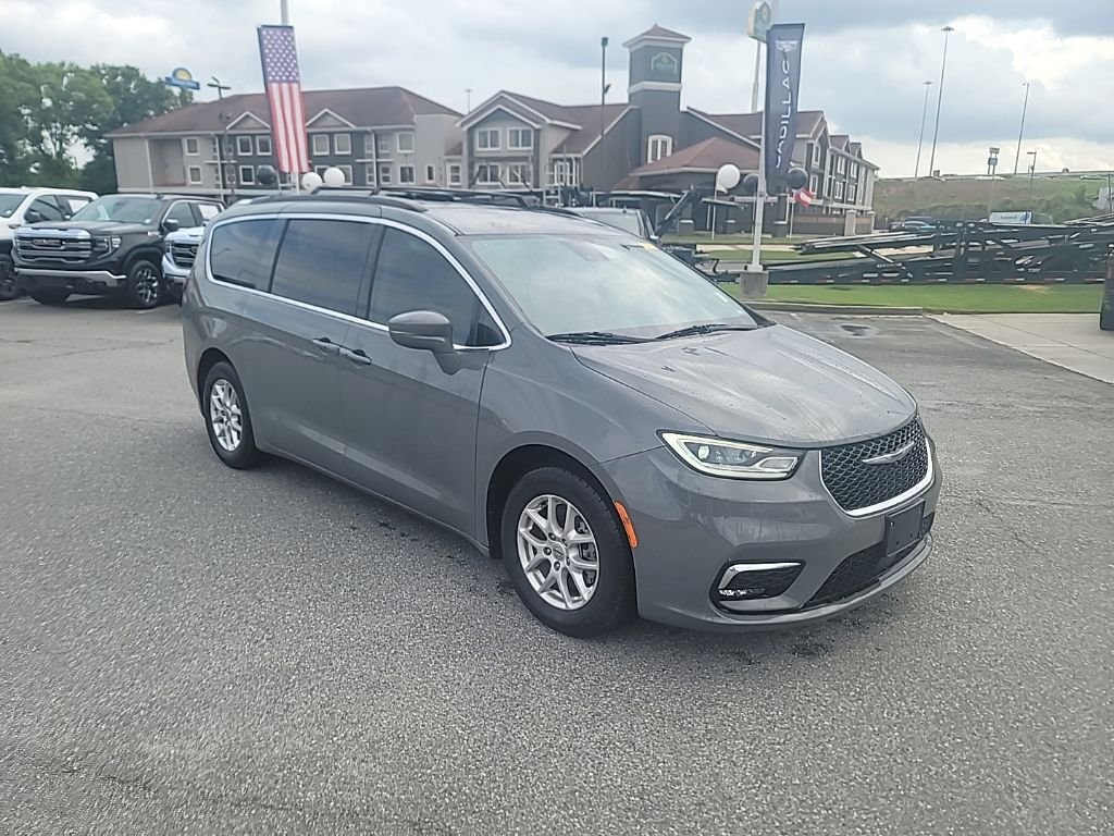 Used 2022 White Chrysler Touring L image 1