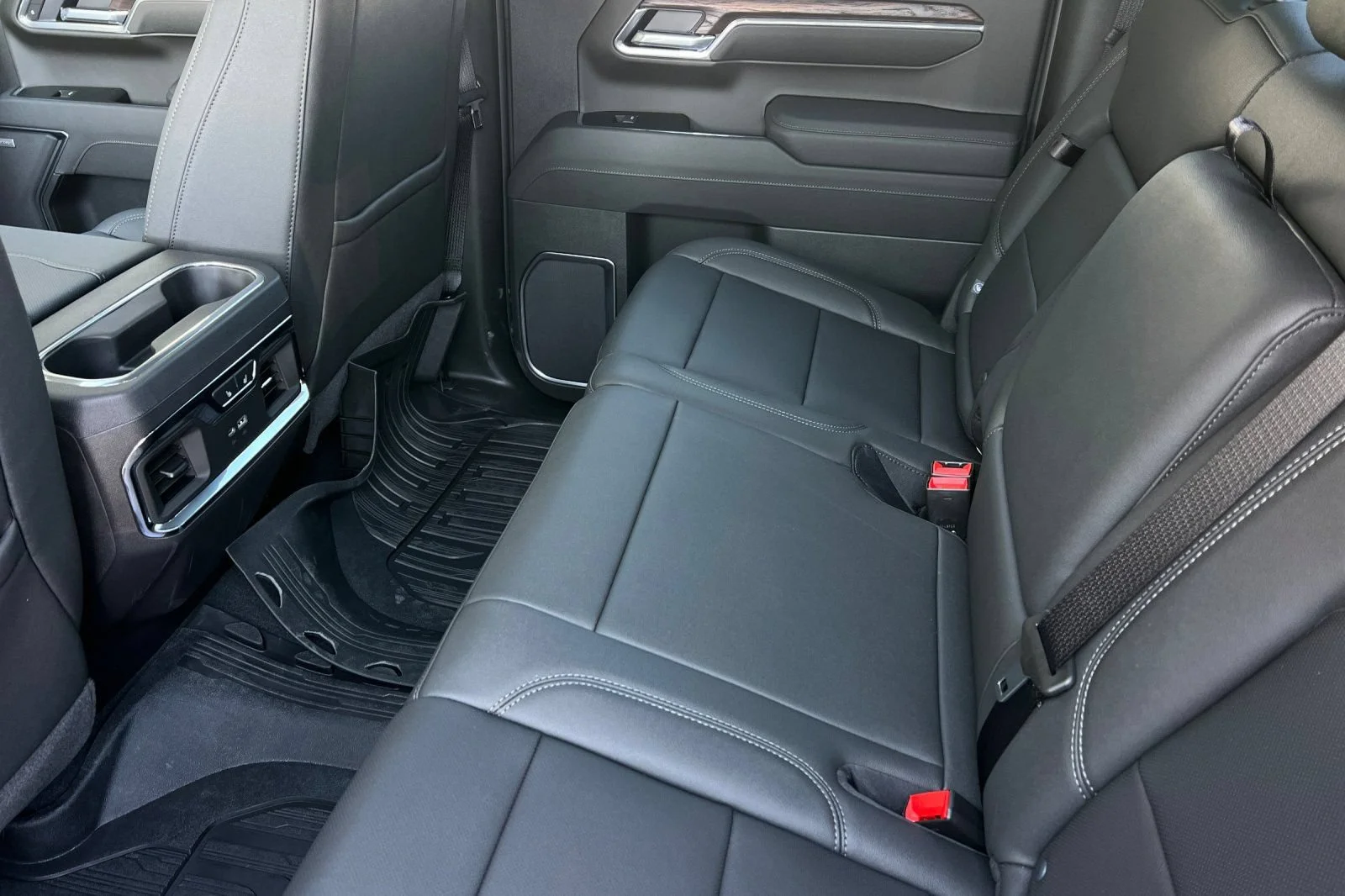 New 2026 Glacier White Tricoat GMC SLT image 11