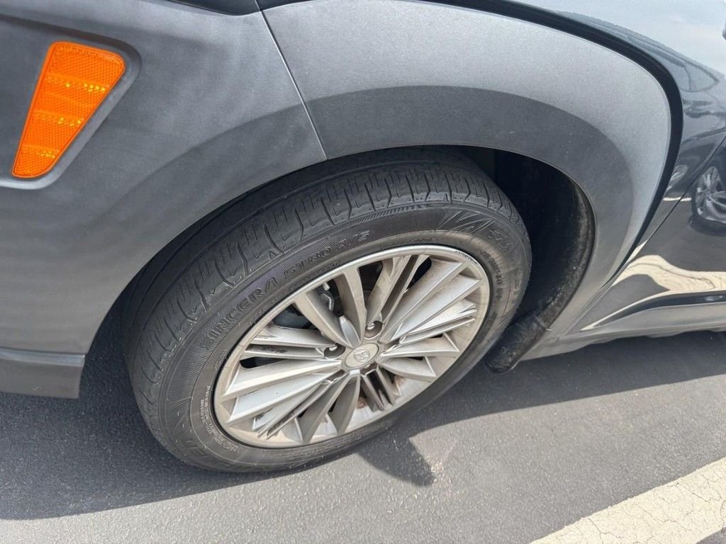 Used 2020 Gray Hyundai SEL image 4