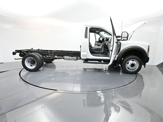 2024 Ford F-450 Super Duty Chassis Cab XL - Photo 38