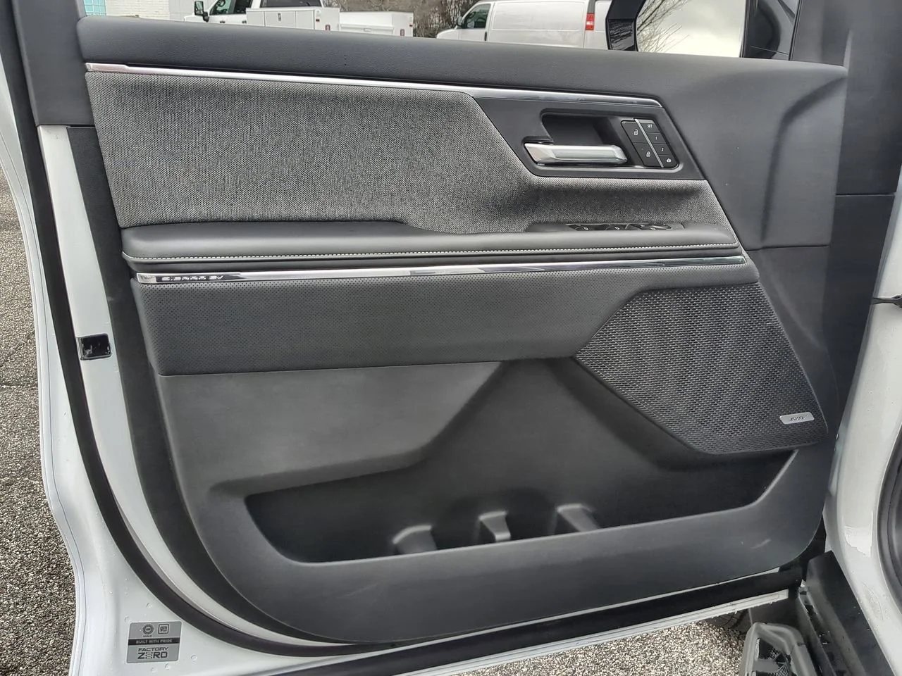 New 2026 Summit White GMC Elevation Extended Range image 21