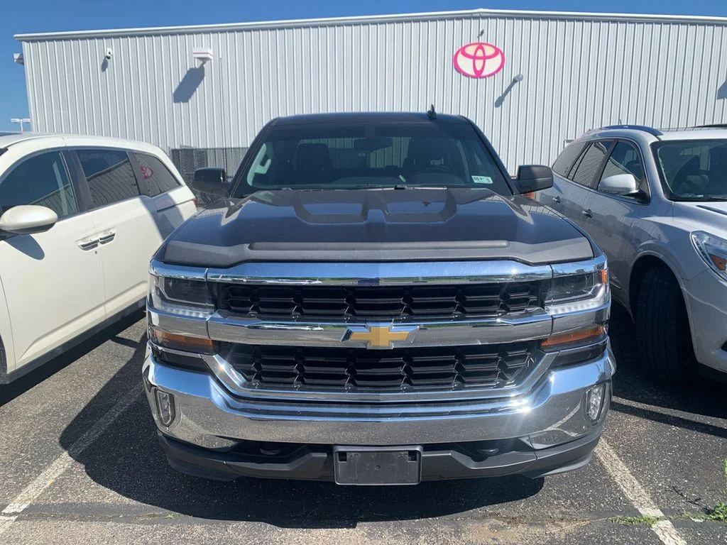 Used 2018  Chevrolet LT image 6
