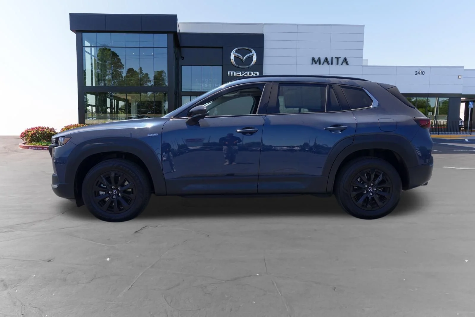 Certified Used 2025 Ingot Blue Metallic Mazda Premium image 8