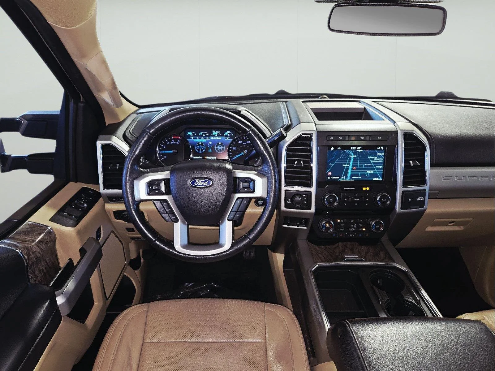 Used 2018 White Gold/Stone Gray Ford Lariat image 36