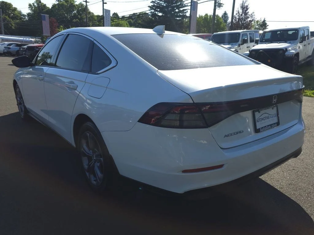Used 2024 Platinum White Pearl Honda EX CVT image 6