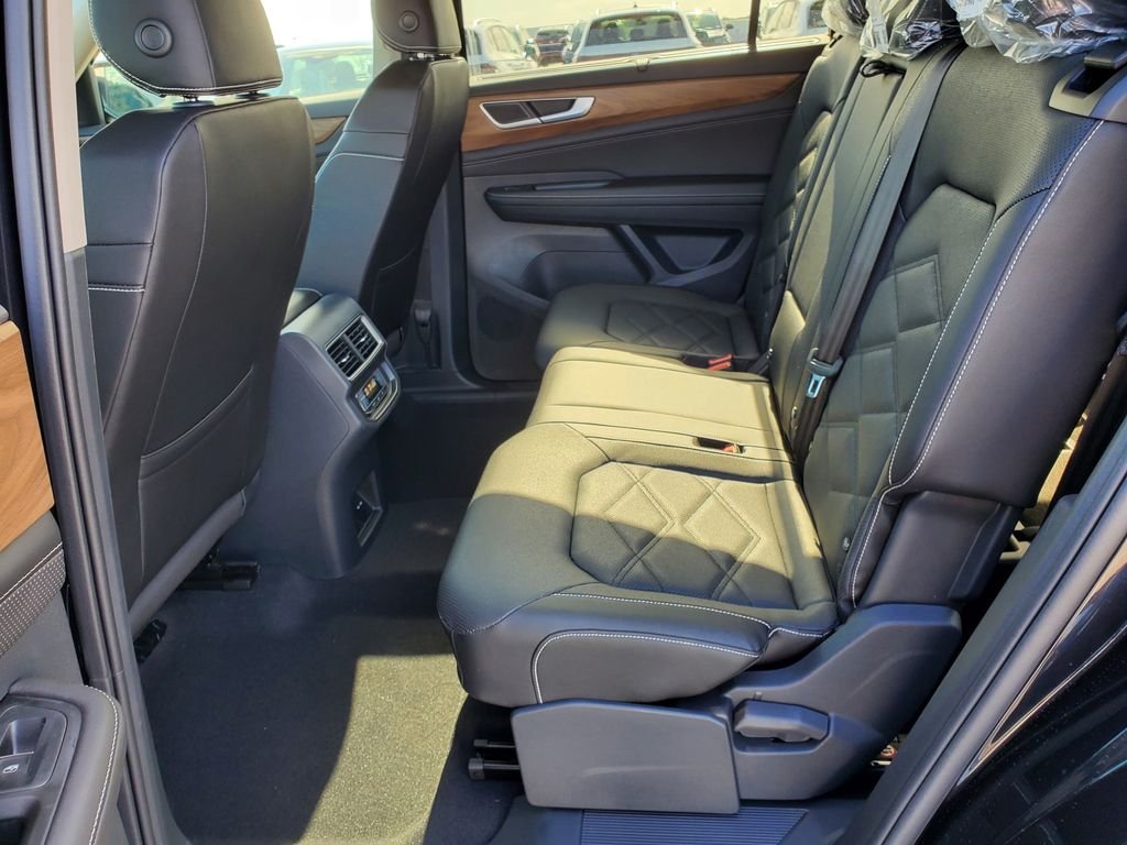 New 2026 Black Volkswagen 2.0T SE w/Technology image 6