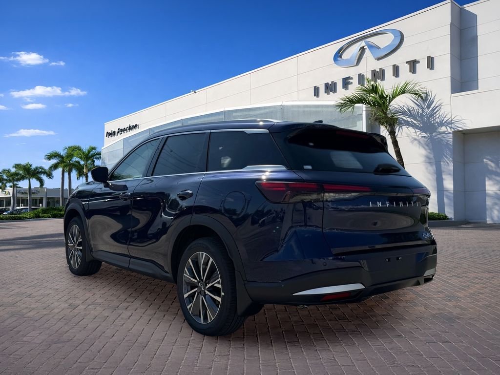 New 2027 GRAND BLUE INFINITI Luxe FWD image 5
