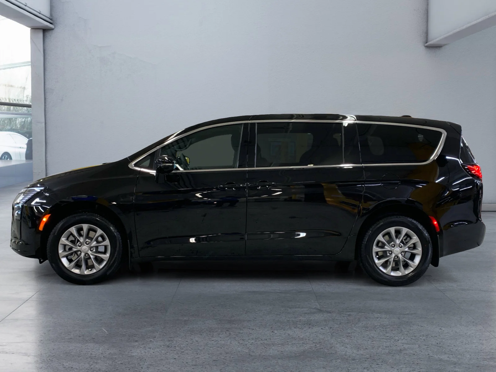 New 2027 Diamond Black Crystal Pearl Chrysler Select image 2
