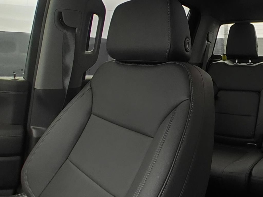 Used 2021 SILVER ICE METALLIC Chevrolet RST image 9