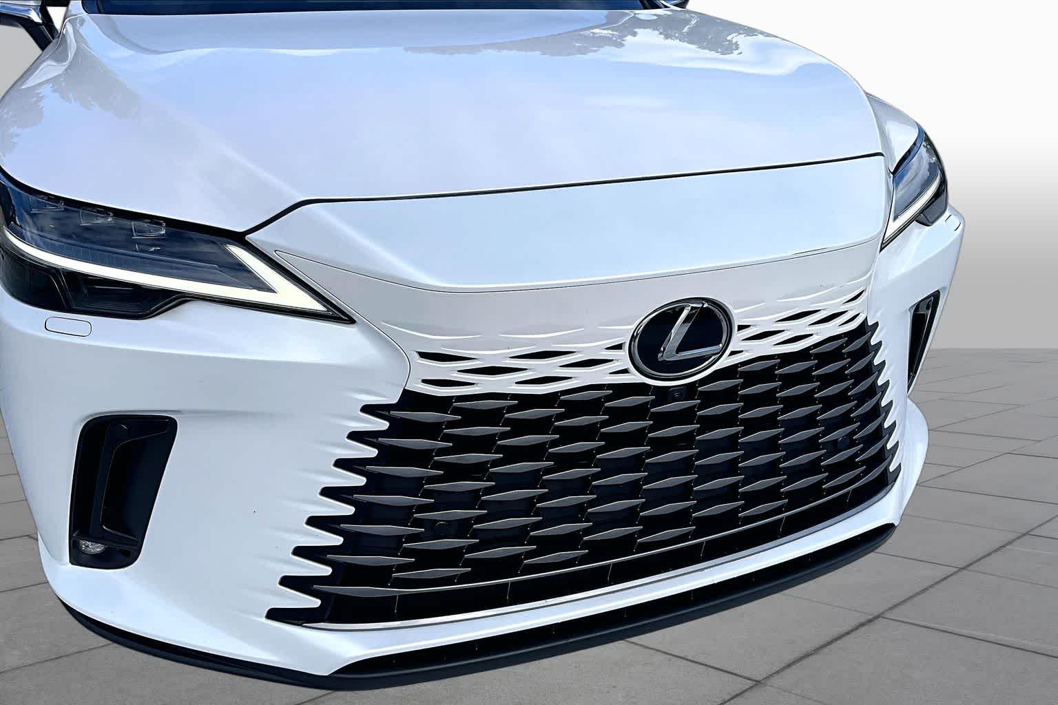 Used 2023 Eminent White Pearl Lexus Luxury image 29