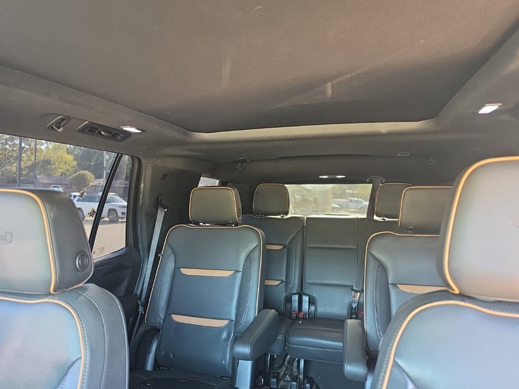 Used 2023 White GMC AT4 image 7