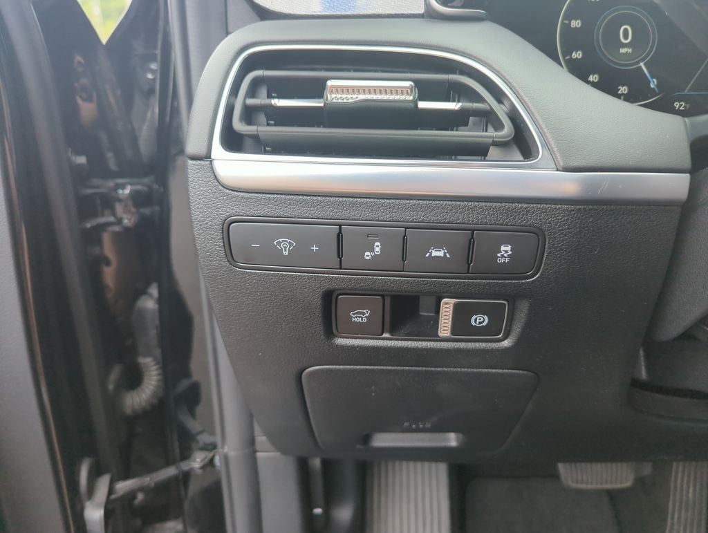 Used 2022 Black Hyundai Calligraphy image 20
