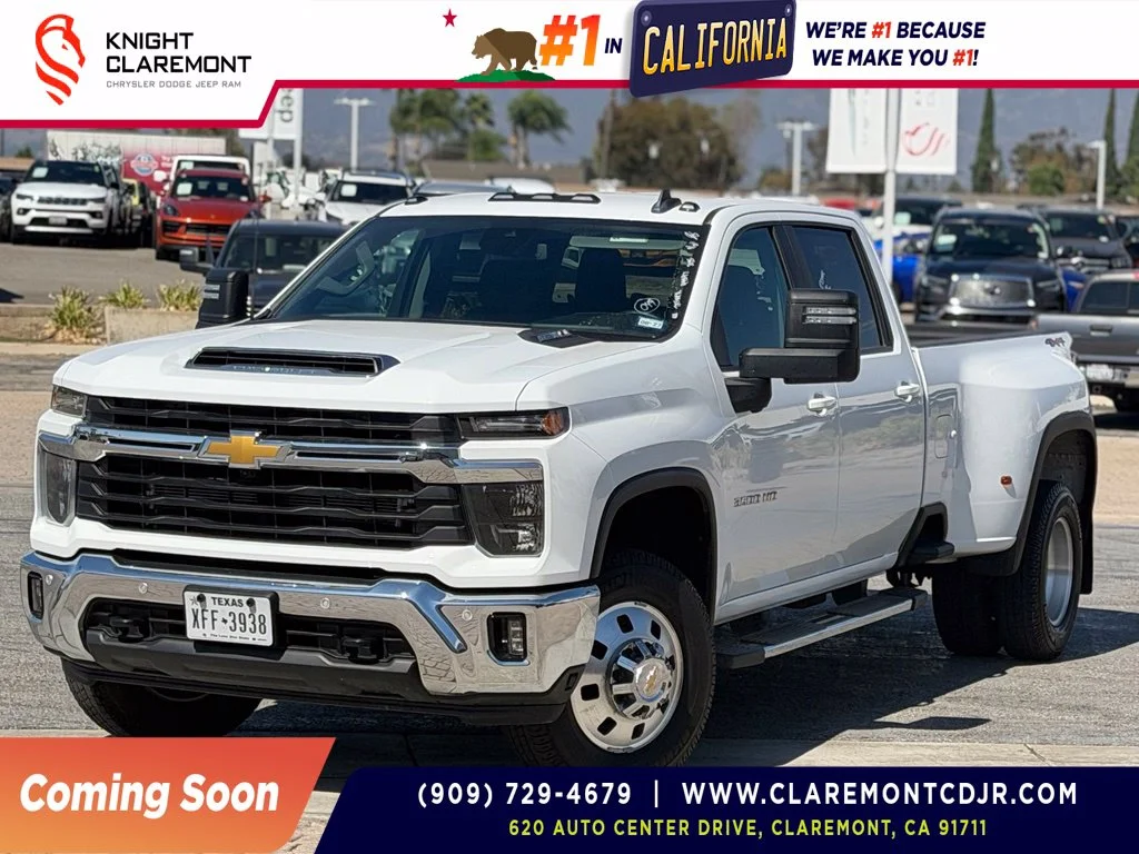 Used 2025 White Chevrolet LT image 1