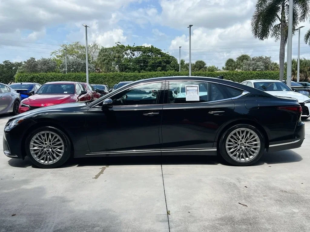 Certified Used 2024 GRAPHITE BLACK GF. Lexus 500 Base image 4
