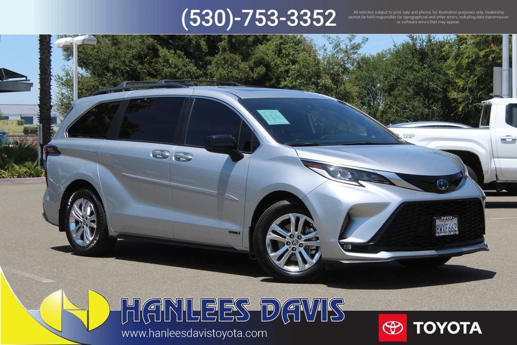 2021 Toyota Sienna XSE 7-Passenger Hybrid AWD's photo