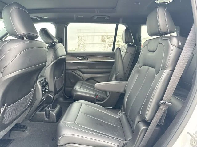 Used 2025 White Jeep Limited image 23