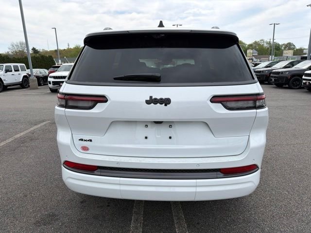 New 2026 Bright White Clear-Coat Exterior Paint Jeep Limited image 4