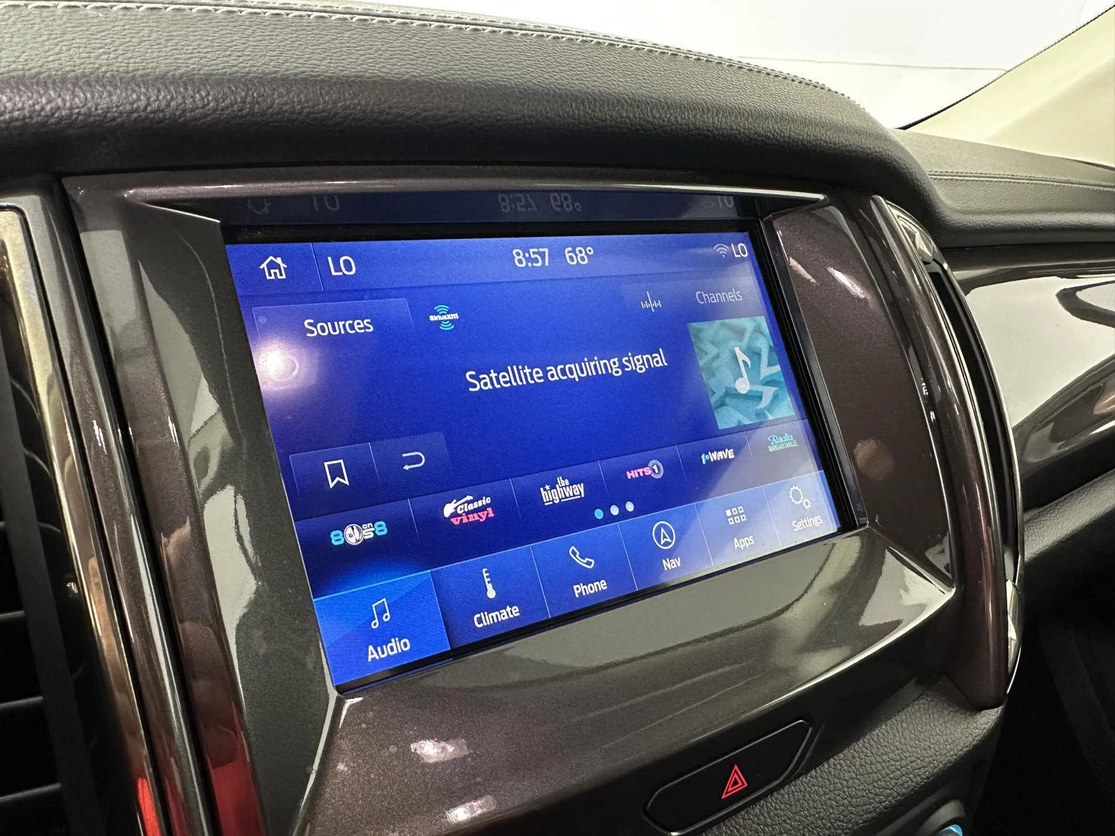 Used 2019 Magnetic Ford LARIAT image 10