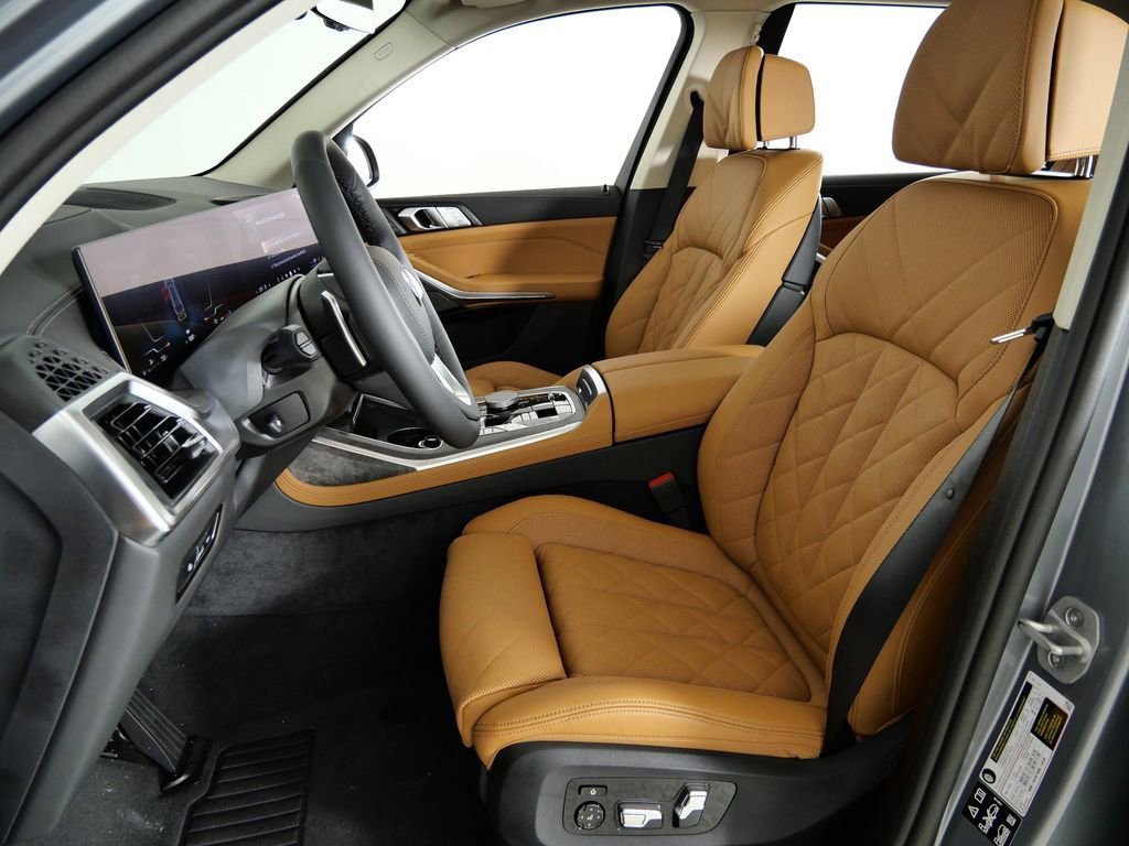 Used 2026 Skyscraper Grey Metallic BMW xDrive40i image 37