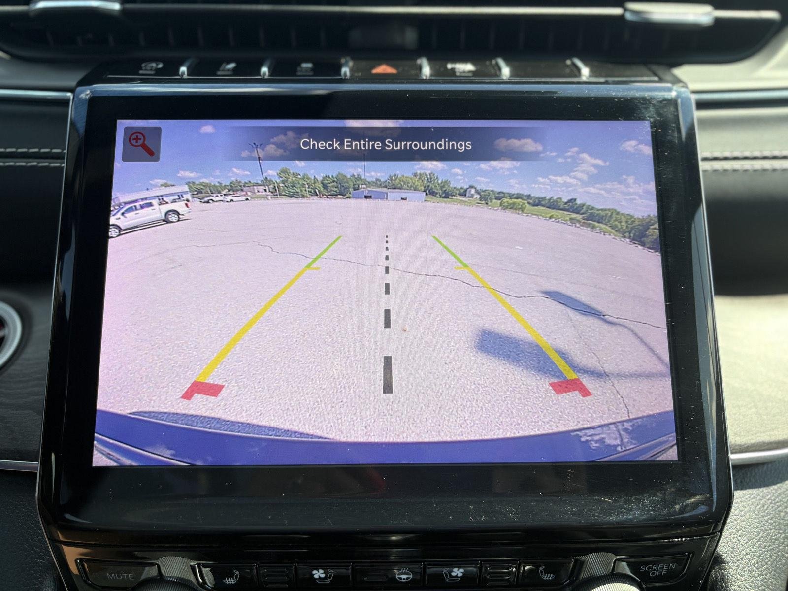 Used 2022 Diamond Black Crystal Pearlcoat Jeep Overland image 8