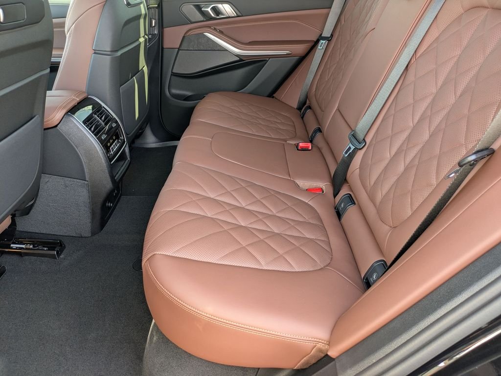 New 2026 Black Sapphire Metallic BMW sDrive40i image 22