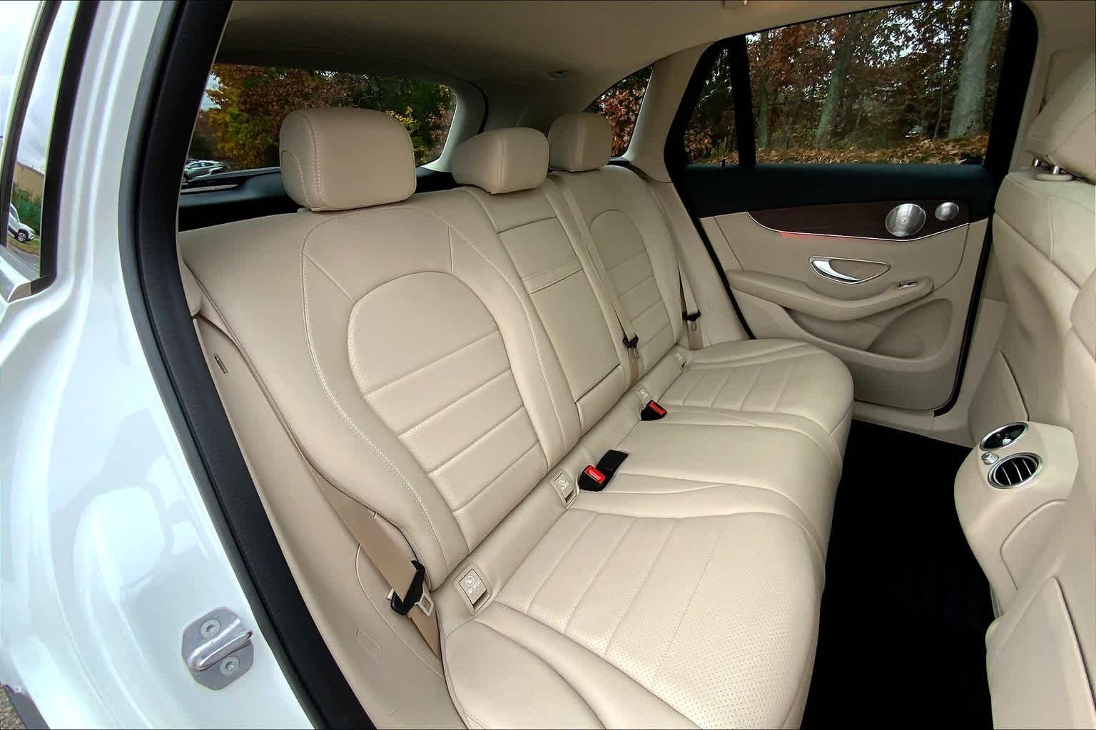 Used 2020 Polar White Mercedes-Benz GLC 300 image 20