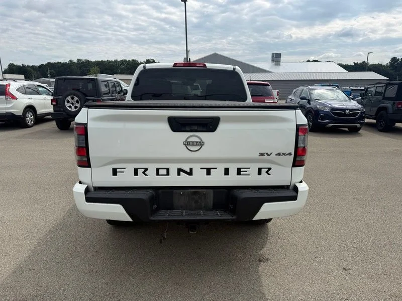 Used 2022 White Nissan SV image 14