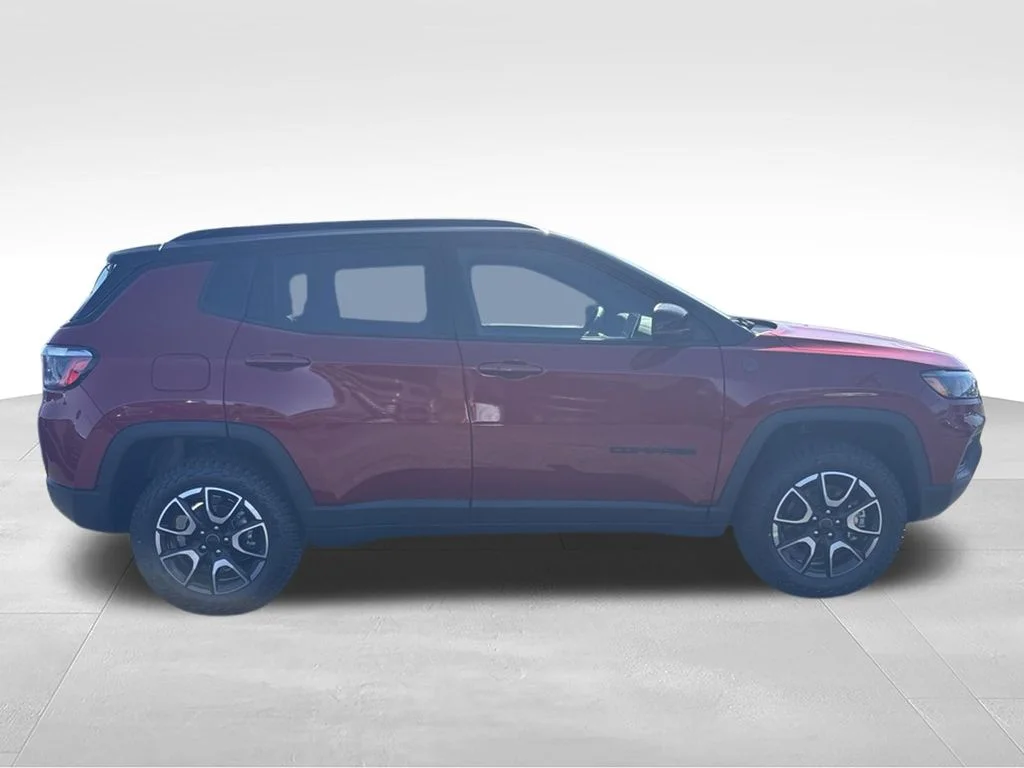 New 2026 Red Hot Pearl-Coat Exterior Paint Jeep Trailhawk image 2
