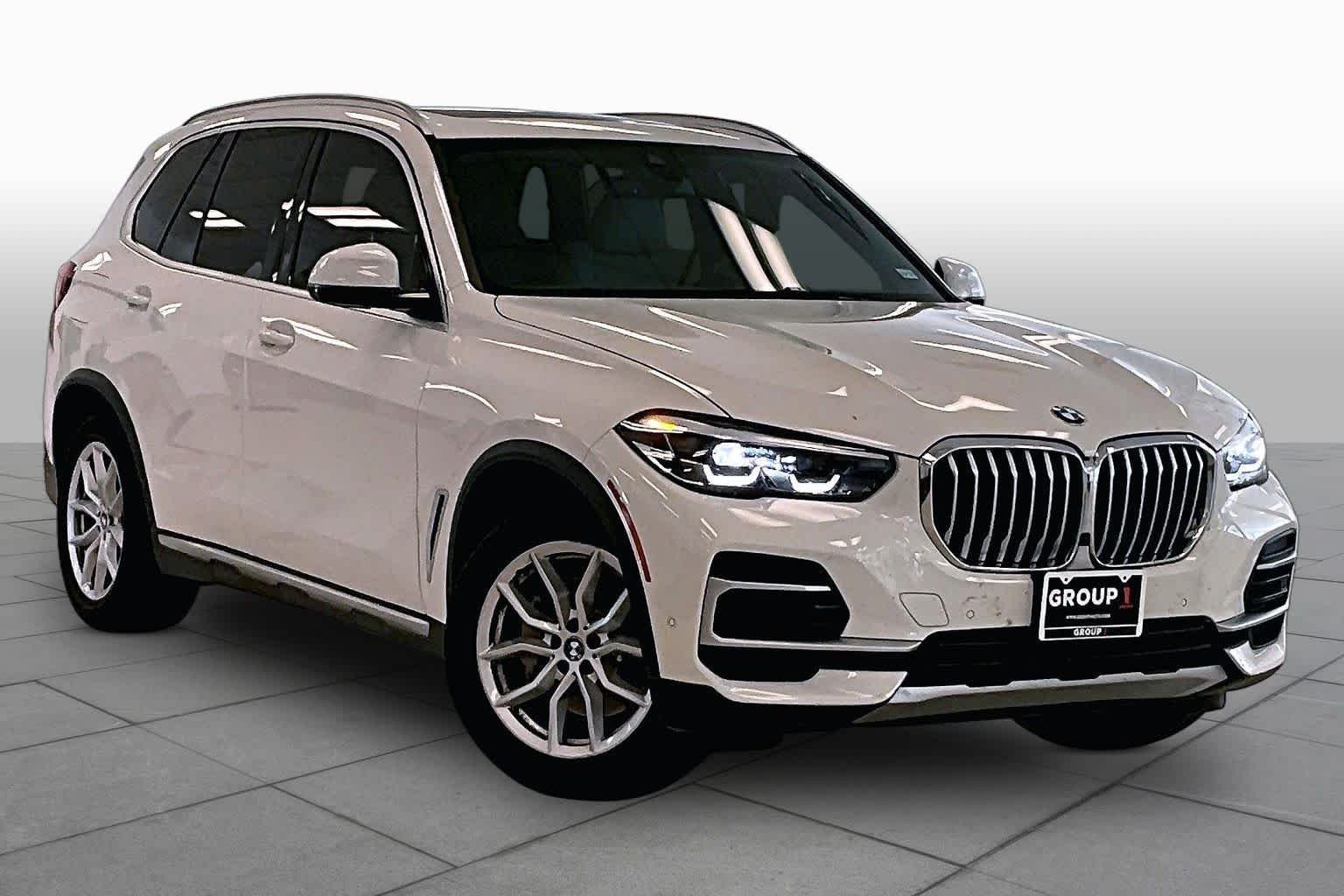 Used 2023 Alpine White BMW xDrive40i image 2