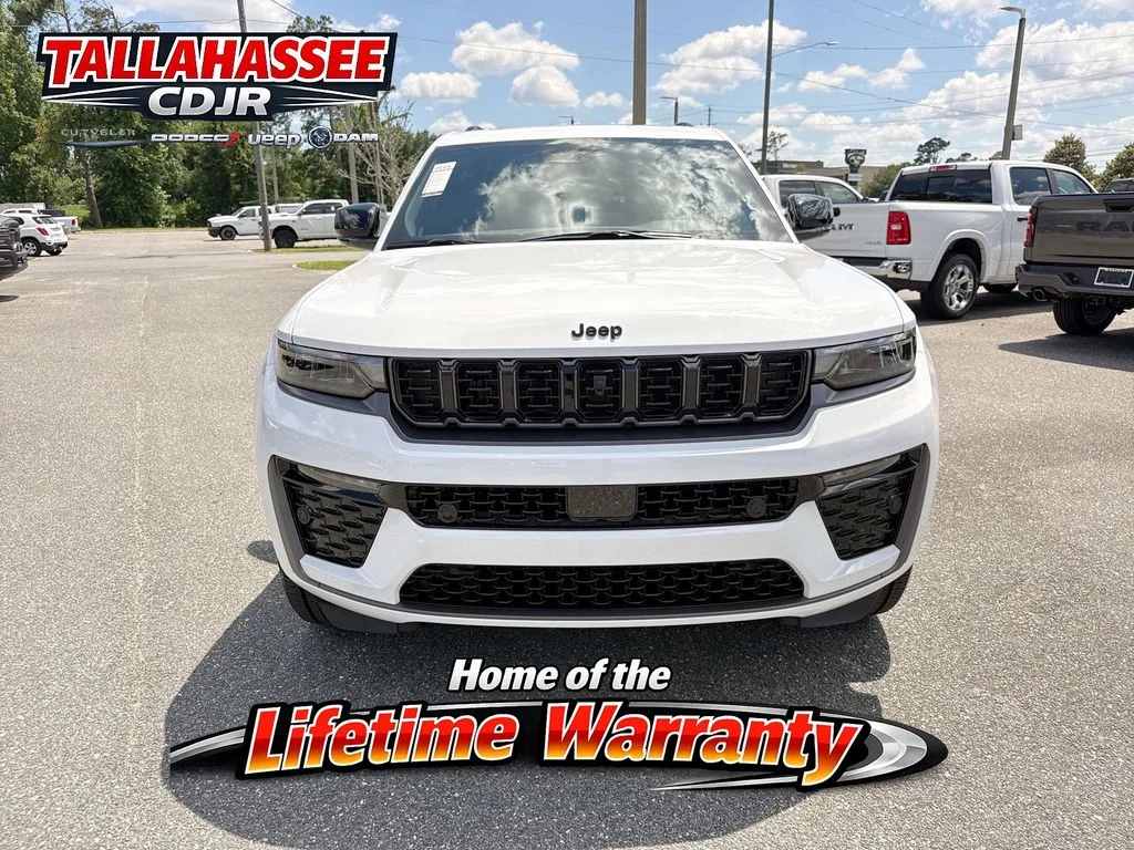 New 2026 Bright White Clear-Coat Exterior Paint Jeep Limited Reserve image 10