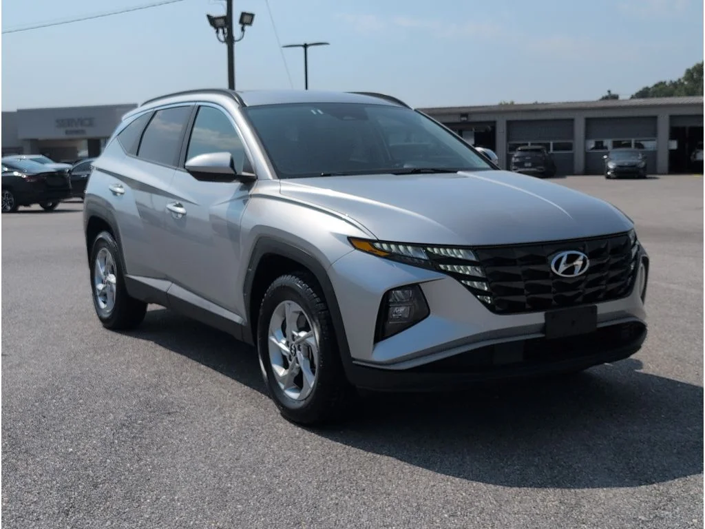 Used 2024 SILVER Hyundai SEL AWD image 7