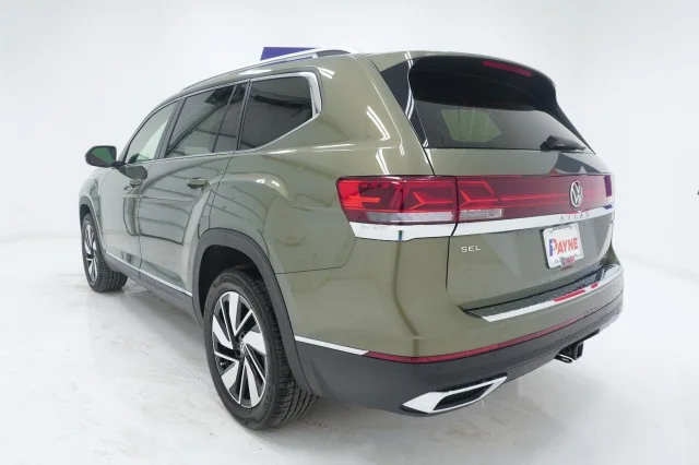 New 2026 Avocado Green Pearl Volkswagen 2.0T SEL image 10
