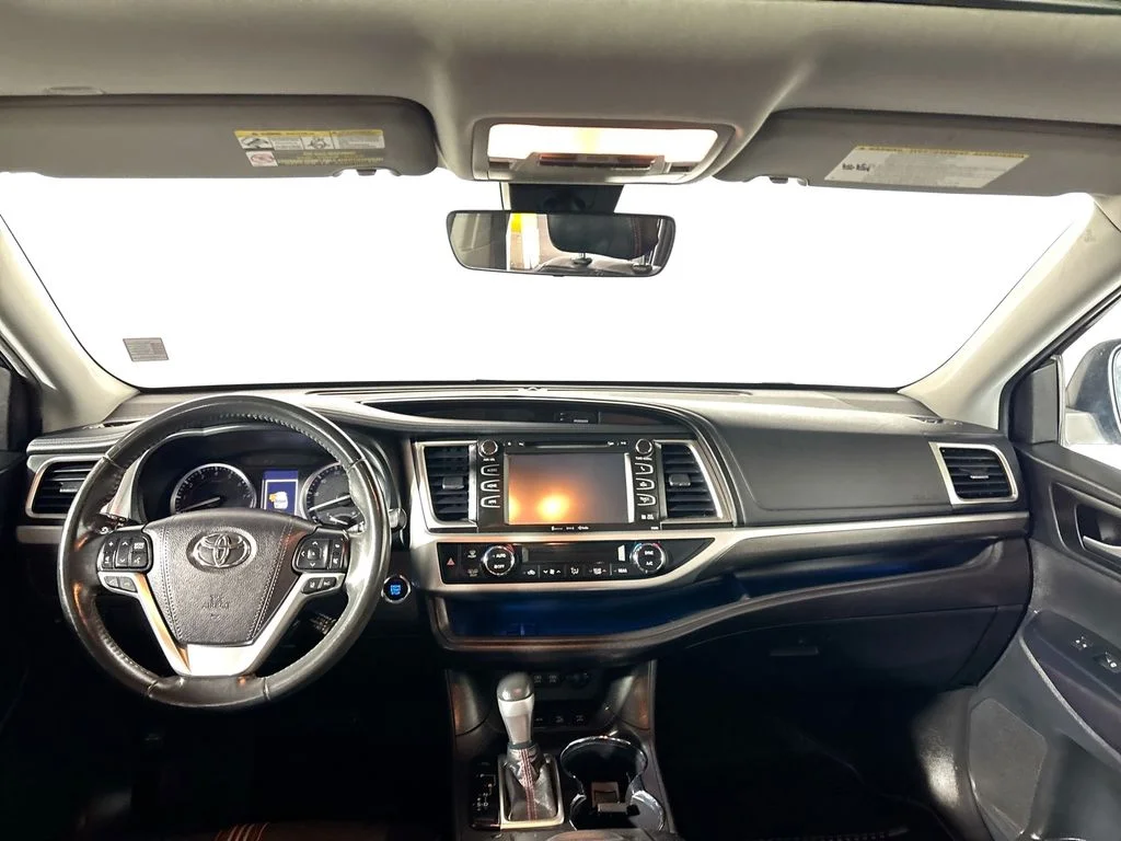 Used 2019 Black Toyota SE image 12