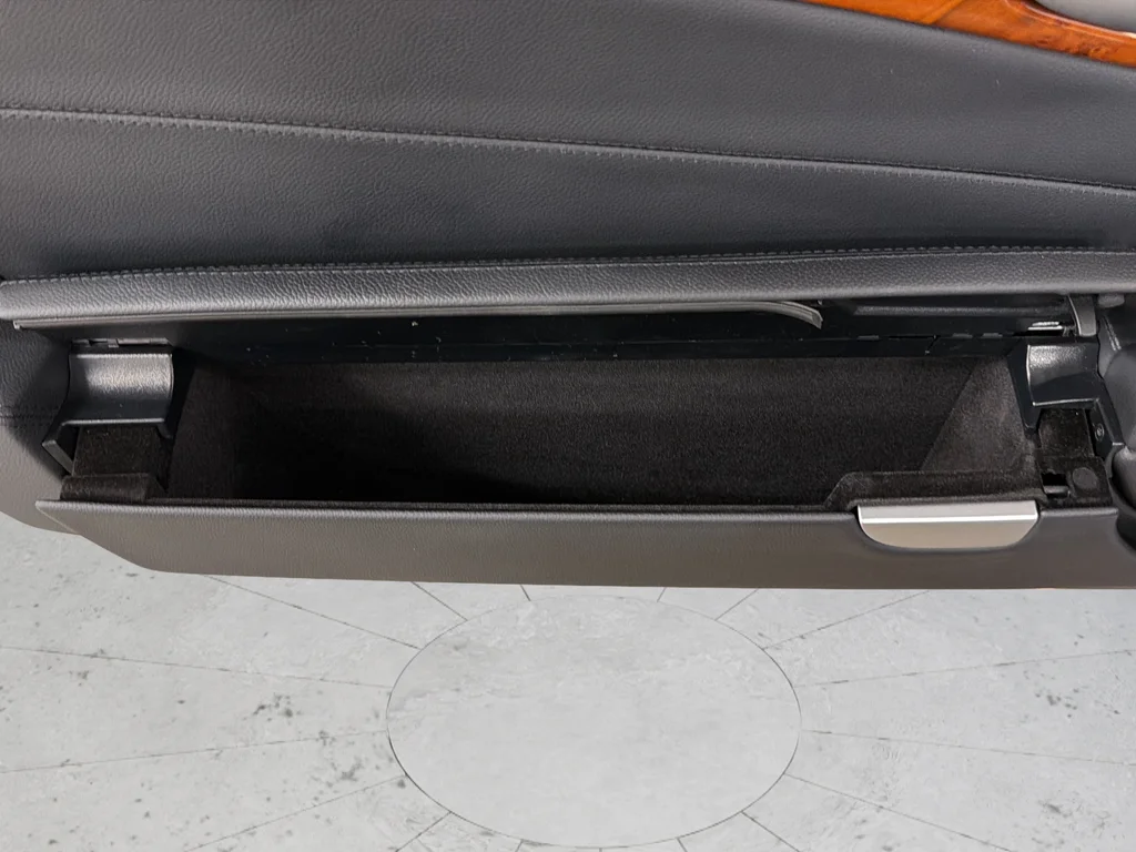 Used 2009 Silver Mercedes-Benz SL 550 image 31