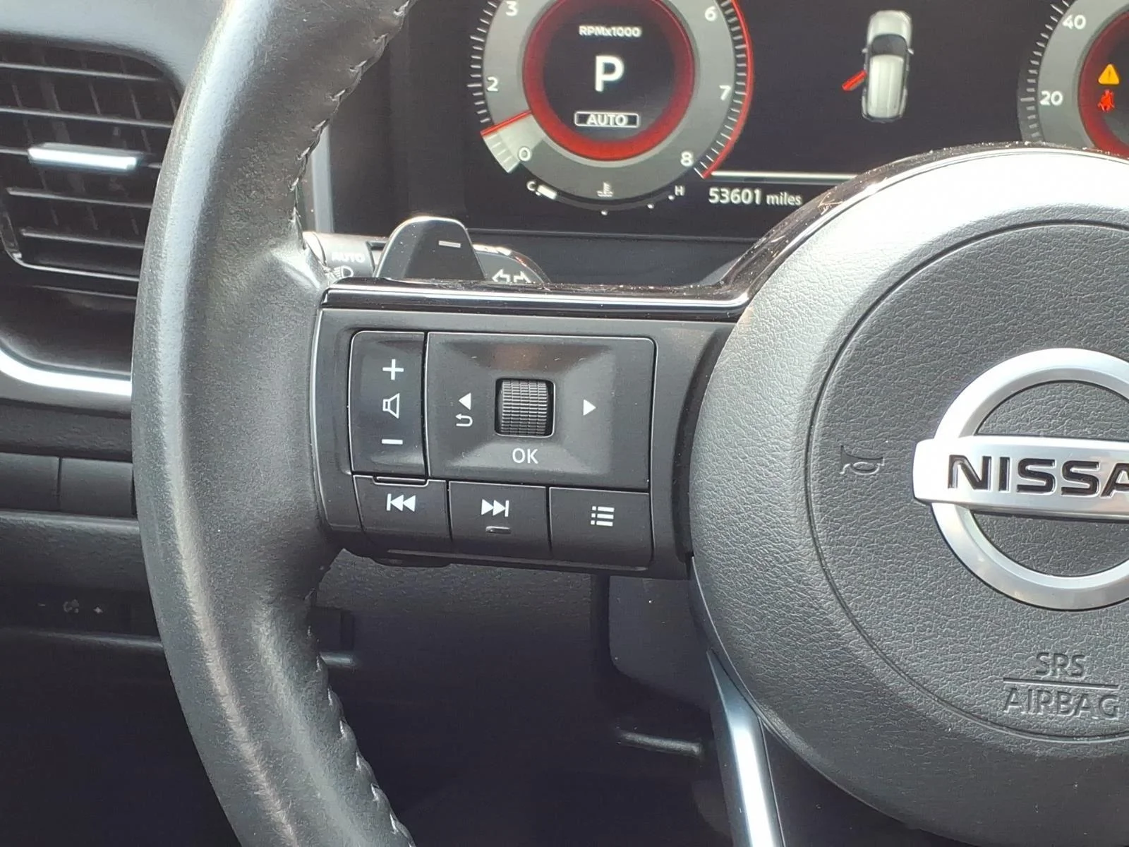 Used 2021 Pearl White Tricoat Nissan Platinum image 14
