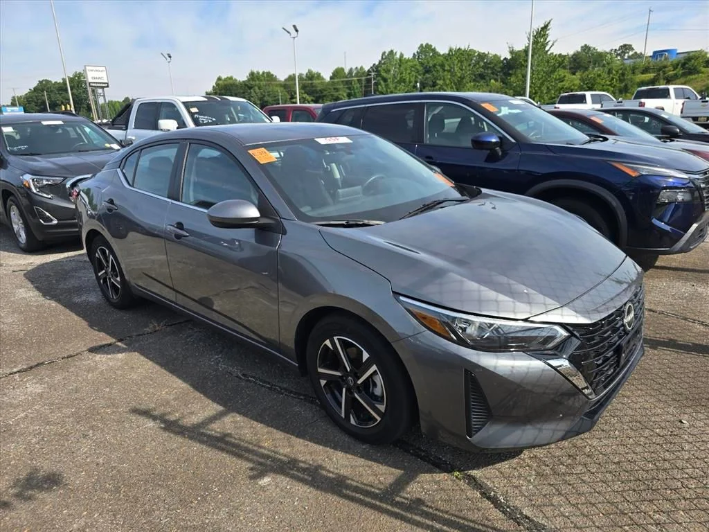 Used 2025 Gray Nissan SV image 8