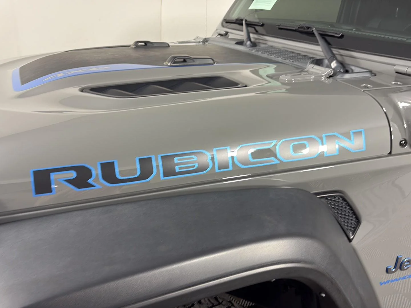 Used 2023 Sting-Gray Clearcoat Jeep Rubicon image 12