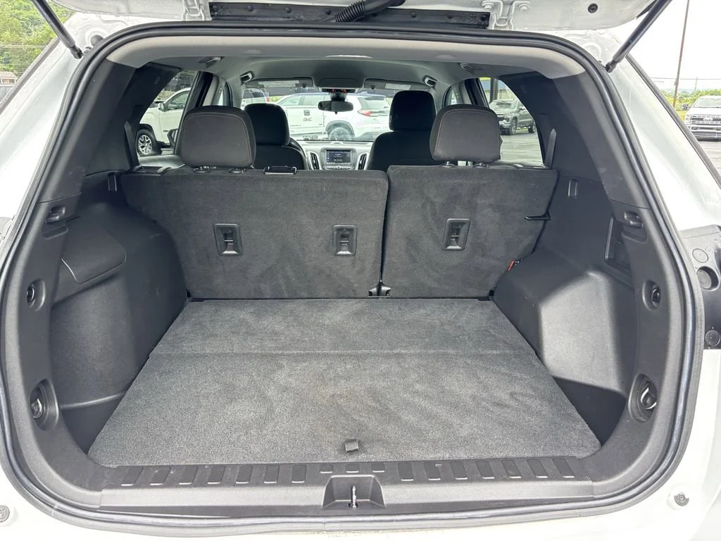 Used 2022 Summit White Chevrolet LT image 19