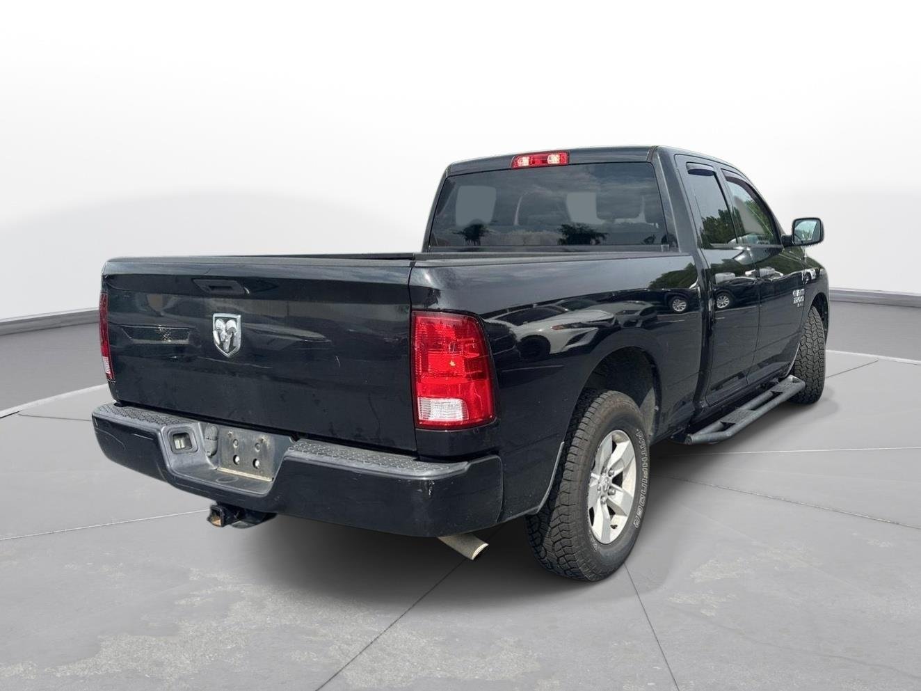 Used 2019 Brilliant Black Crystal Pearlcoat Ram Express image 6
