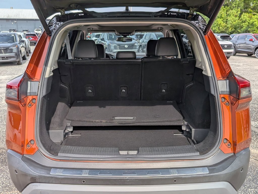 Used 2021 Orange Nissan SL image 30