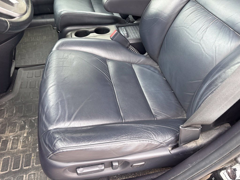 Used 2011 Black Honda EX-L image 12