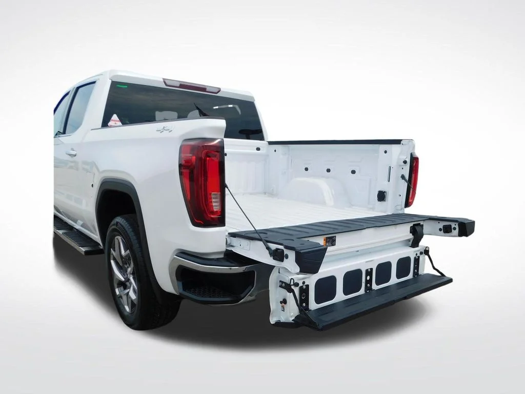 Used 2023 White GMC SLT image 9